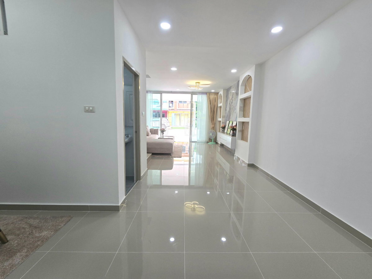 รูป ทาวน์โฮม 2 ชั้น สไตล์โมเดิร์น ทำเลทอง หมู่บ้านอาร์เคพาร์ค ถนนหทัยราษฎร์ บางชัน คลองสามวา แต่งพร้อมอยู่ - รูปที่ 14/41
