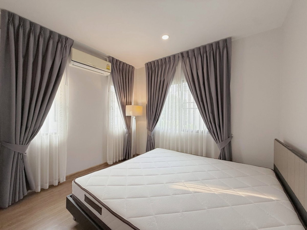 รูป 🏡 HM266 | ให้เช่าบ้านเดี่ยว The City รามอินทรา ใกล้แฟชั่นไอส์แลนด์ ร่มรื่น มีบ่อปลาคาร์ฟ (ฟรีเน็ต+คนสวนดูแล!) - รูปที่ 6/15
