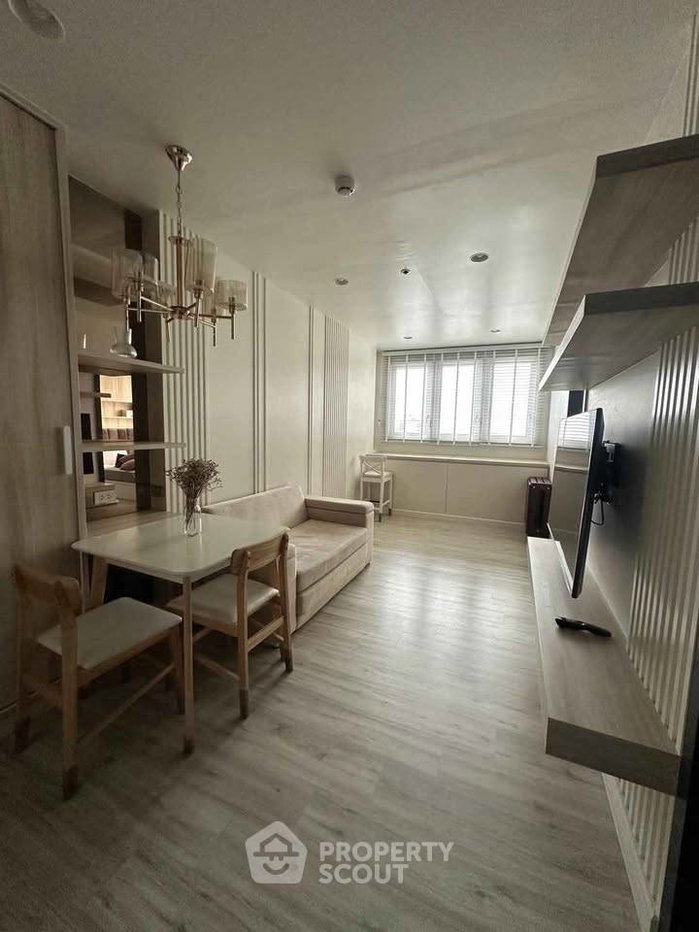 picture 1-BR Condo at XT Huaikhwang near MRT Huai Khwang (ID 3014472) - 3/10