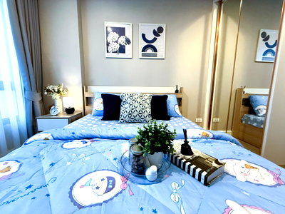 Condos for rent : Condo for rent at MetroLux Riverfront Rattanathibet, on the Chao Phraya River and there's a shuttle service to MRT Thaimaa station.