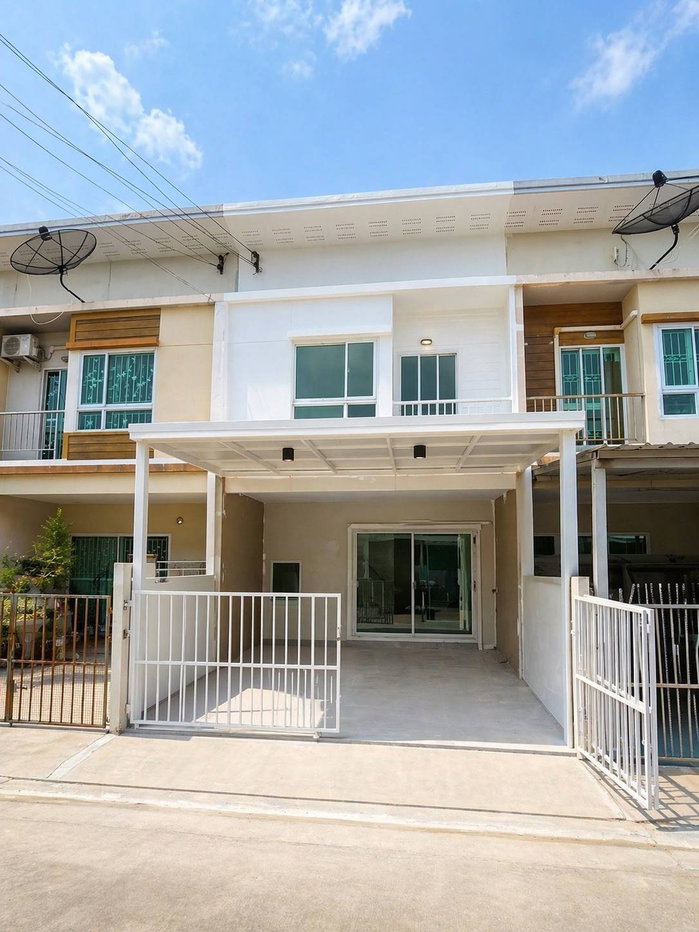 รูป 🏡 หลุดจอง! ทาวน์โฮมพัฒนาการ 38 จอดรถได้ 3 คัน เพียง 3.99 ล้าน ใกล้รถไฟฟ้าและทางด่วน - รูปที่ 1/11