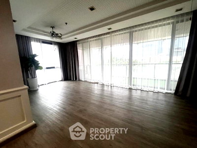 คอนโดให้เช่า : คอนโด 3-ห้องนอน ที่ โปโล พาร์ค คอนโดมิเนียม ใกล้ MRT ลุมพินี (ID 2397021)