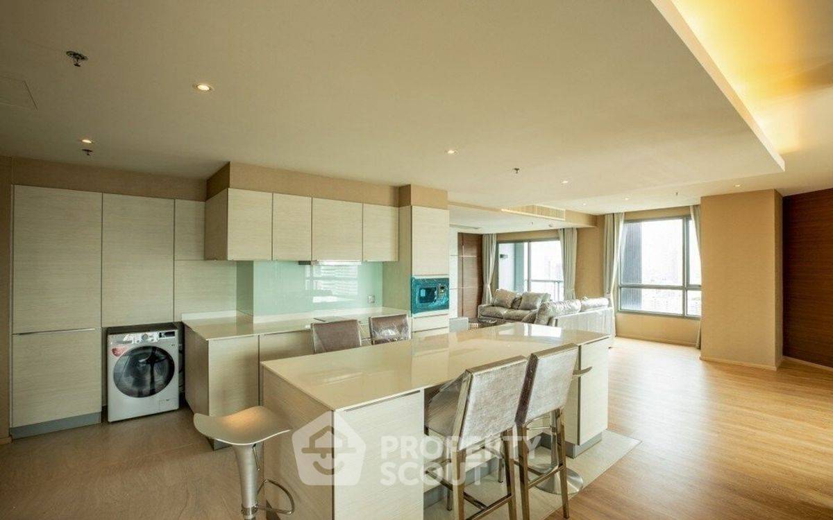 picture 3-BR Condo at H Sukhumvit 43 near BTS Phrom Phong (ID 2361863) - 3/18