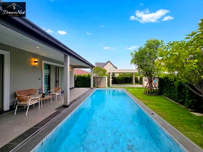 Houses for sale Bang Lamung Chonburi : Modern luxury pool villas set on generous land plots ranging