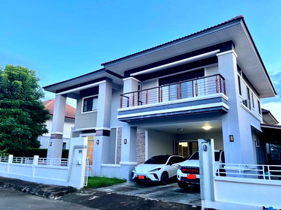 Houses for sale : Spacious Two-Storey Family Home for Sale in a Secure Residential Estate  💰 Selling Price: THB 7 Million