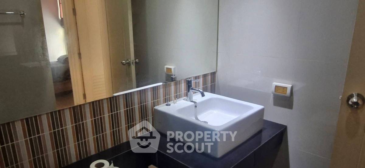 picture 2-BR Condo at Tree Condo Sukhumvit 42 Condominium near BTS Phra Khanong (ID 3015403) - 10/10