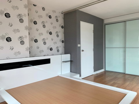 P-52664 | For Rent: Condo One Sukhumvit 67 ✨ Spacious 1-Bedroom Condo Near BTS Phra Khanong, Fully Furnished & Ready to Move In! ✨