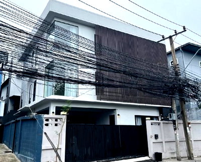 เช่าโฮมออฟฟิศ ศูนย์วัฒนธรรมแห่งประเทศไทย : ให้เช่า Home Office / อาคาร 3 ชั้น ทำเล สุทธิสาร ซอย 20 มิถุนา ใกล้ MRT สุทธิสาร / เหมาะเป็น Office จดบริษัทได้