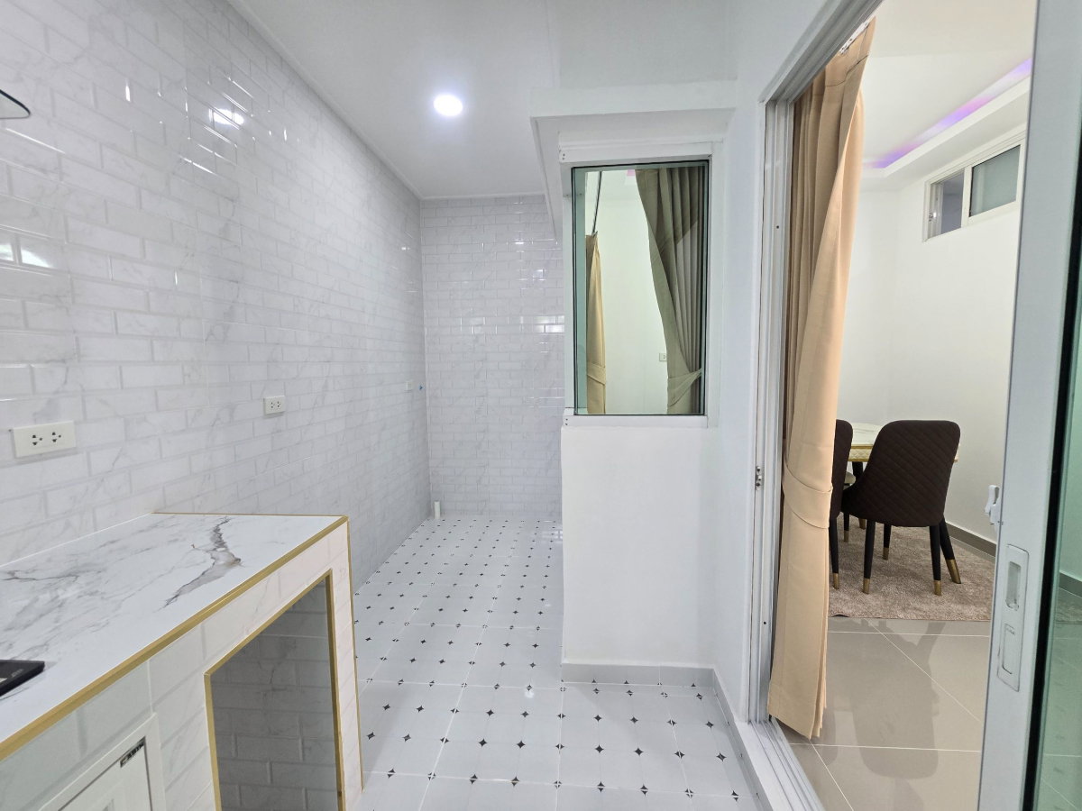 รูป ทาวน์โฮม 2 ชั้น สไตล์โมเดิร์น ทำเลทอง หมู่บ้านอาร์เคพาร์ค ถนนหทัยราษฎร์ บางชัน คลองสามวา แต่งพร้อมอยู่ - รูปที่ 15/41