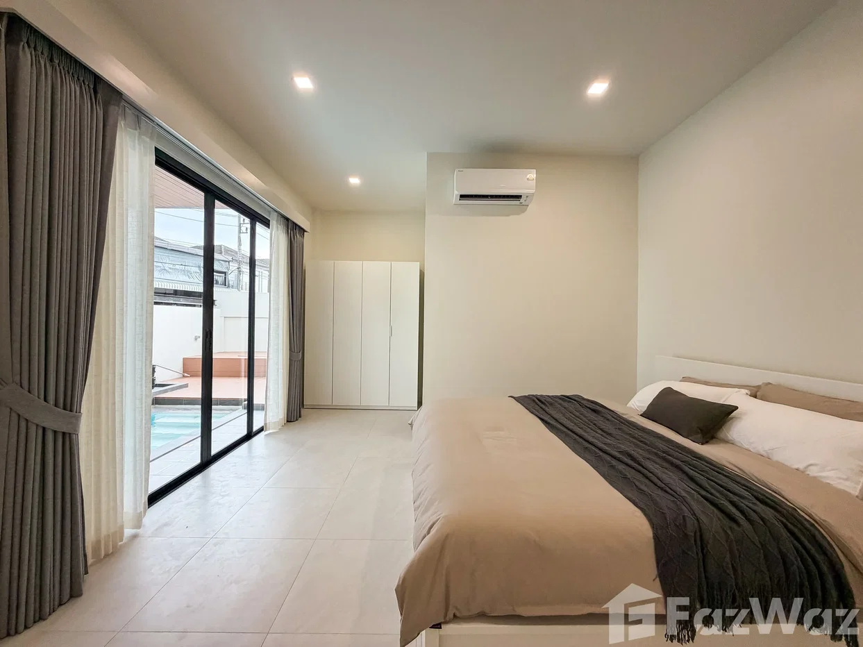 รูป A fully renovated, modern-style corner twin villa with pool 6484215 - รูปที่ 9/30