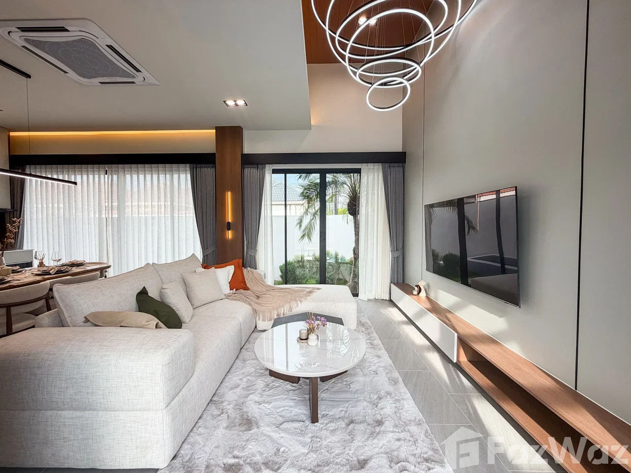 รูป A fully renovated, modern-style corner twin villa with pool 6484215 - รูปที่ 6/30
