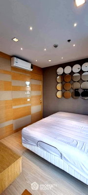 Condos for rent : 2-BR Condo at Ideo Mobi Sathorn near BTS Krung Thon Buri (ID 3015566)