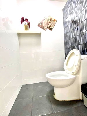 Condos for rent Tesco Lotus Superstore Rattanathibet : 🔥 Stunning city view, high floor, price under 9,000 THB! 🔥 🏡 For Rent: The Trust Condo Ngamwongwan