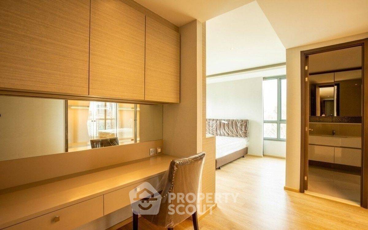 picture 3-BR Condo at H Sukhumvit 43 near BTS Phrom Phong (ID 2361863) - 8/18