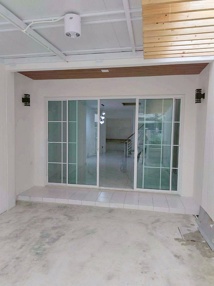 รูป บ้านสวย  หลังริม  รีโนเวทใหม่ สไตล์มินิมอล   #หมู่บ้านเอเชีย โฮมทาวน์ 2  ไทรน้อย  ใกล้การไฟฟ้าฝ่ายผลิต  ไทรน้อย - รูปที่ 2/9