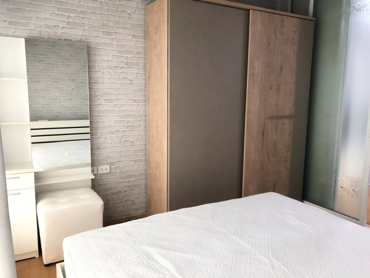 รูป High floor nice view Life Sathorn for rent - รูปที่ 2/12