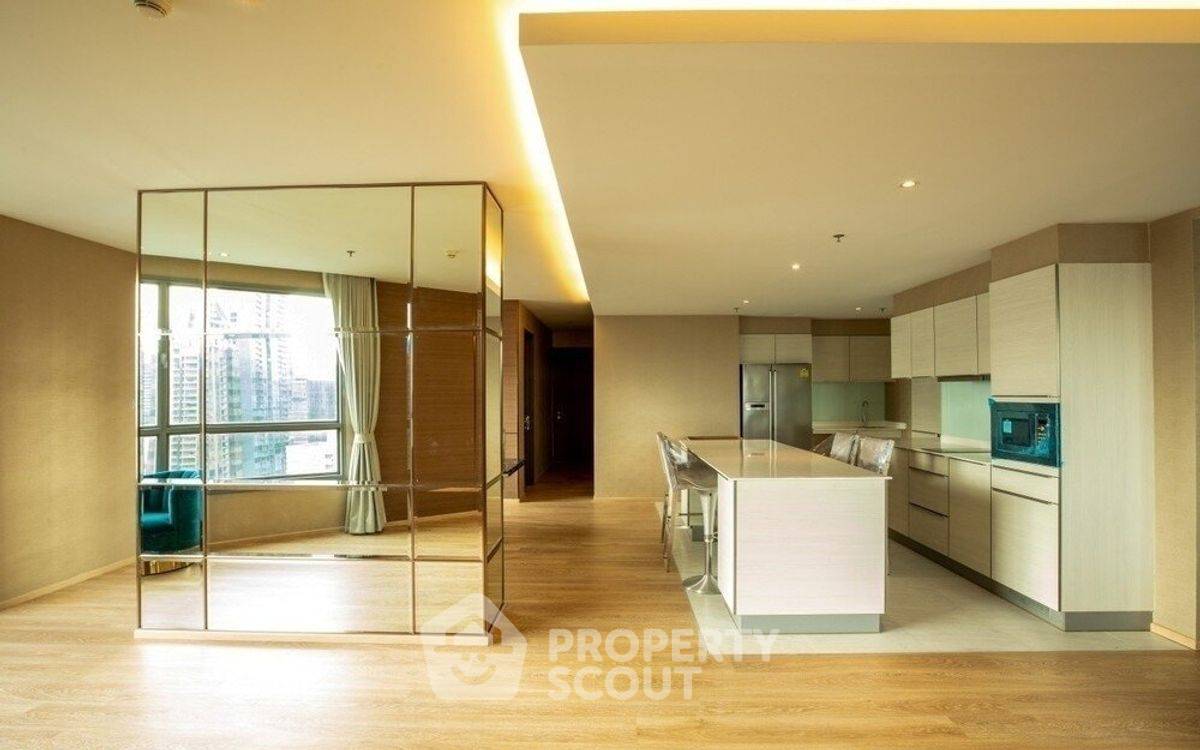 picture 3-BR Condo at H Sukhumvit 43 near BTS Phrom Phong (ID 2361863) - 2/18