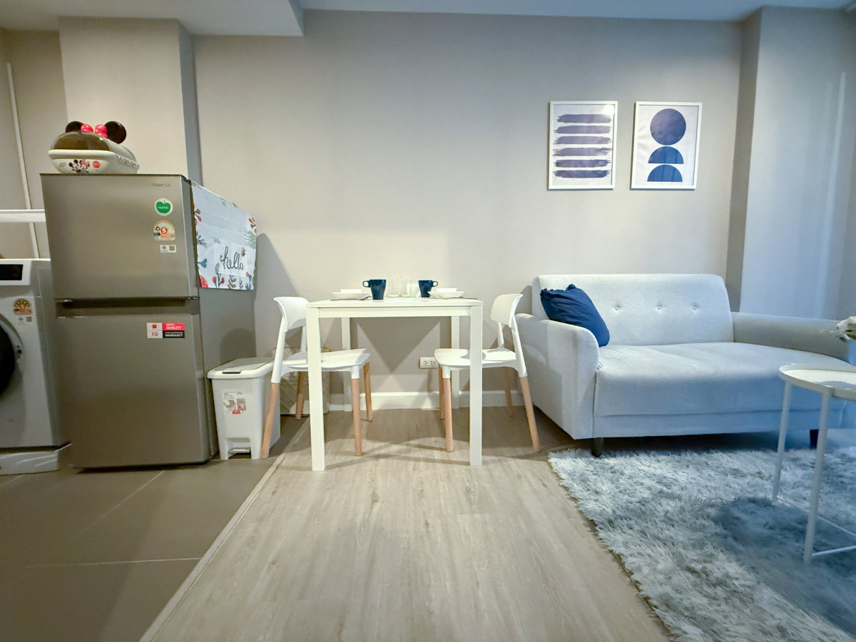 picture Condo for rent at MetroLux Riverfront Rattanathibet, on the Chao Phraya River and there's a shuttle service to MRT Thaimaa station. - 9/15
