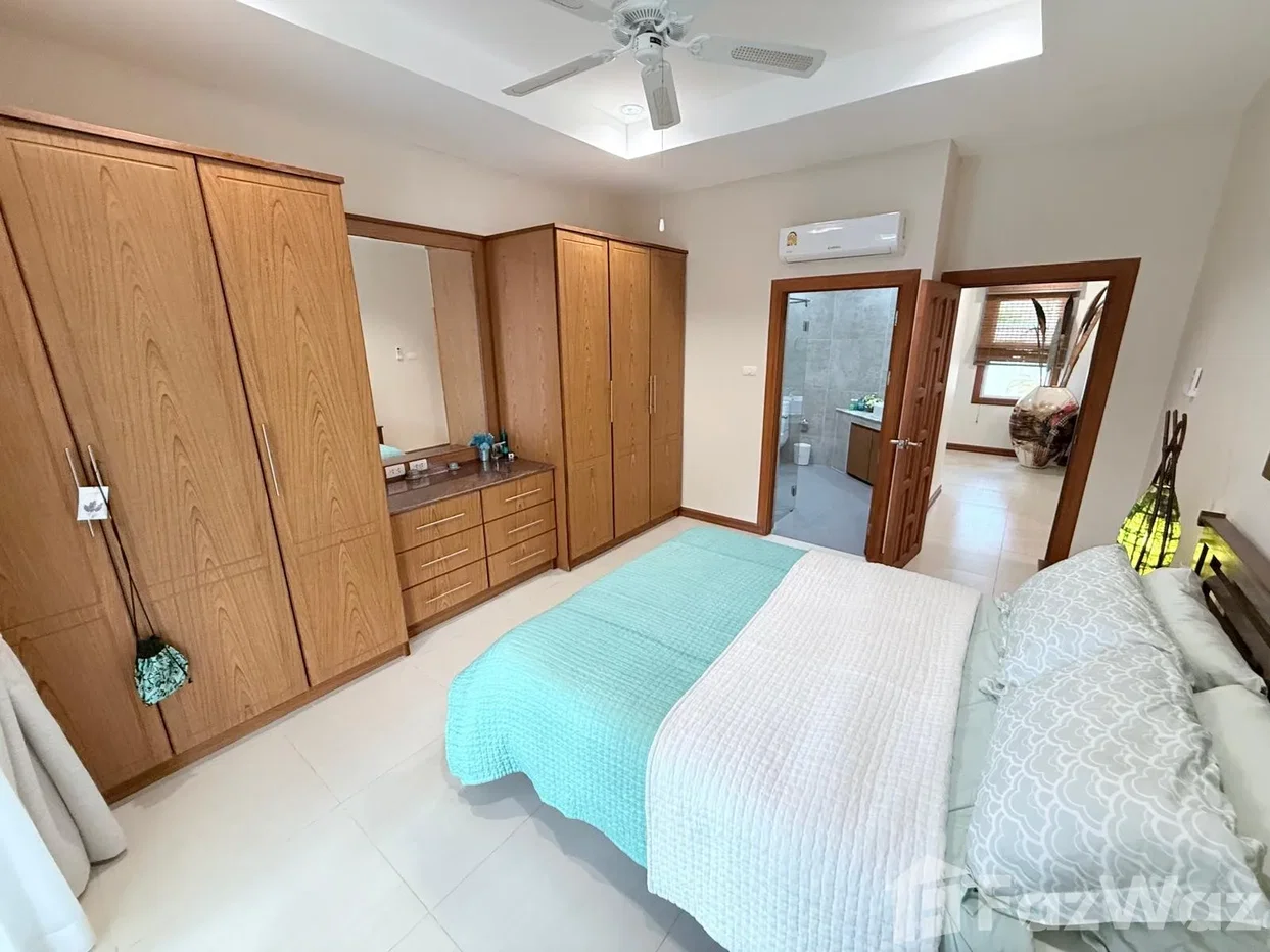 picture 3 bed 4.5 bath Villa at Orchid Palm Homes 6 6481899 - 13/28