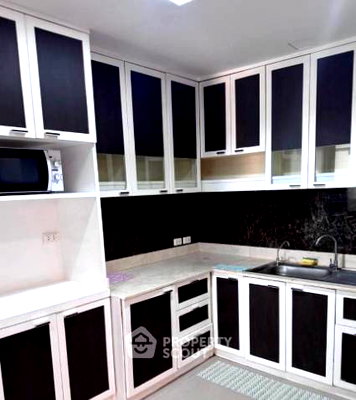 Condos for rent : Pet-Friendly 3-BR High-Floor 223 Sqm, President Park Condo Near MRT Queen Sirikit (ID 3014369)
