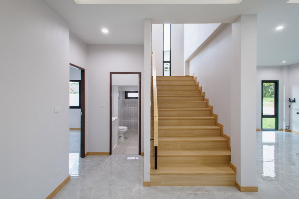 picture Spacious Two-Storey Detached House for Sale - 12/30