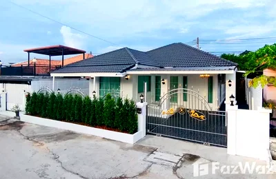 Houses for sale Bang Lamung Chonburi : 2-Bedroom House Near Mabprachan Lake Rattanakorn 17 Village 6482108
