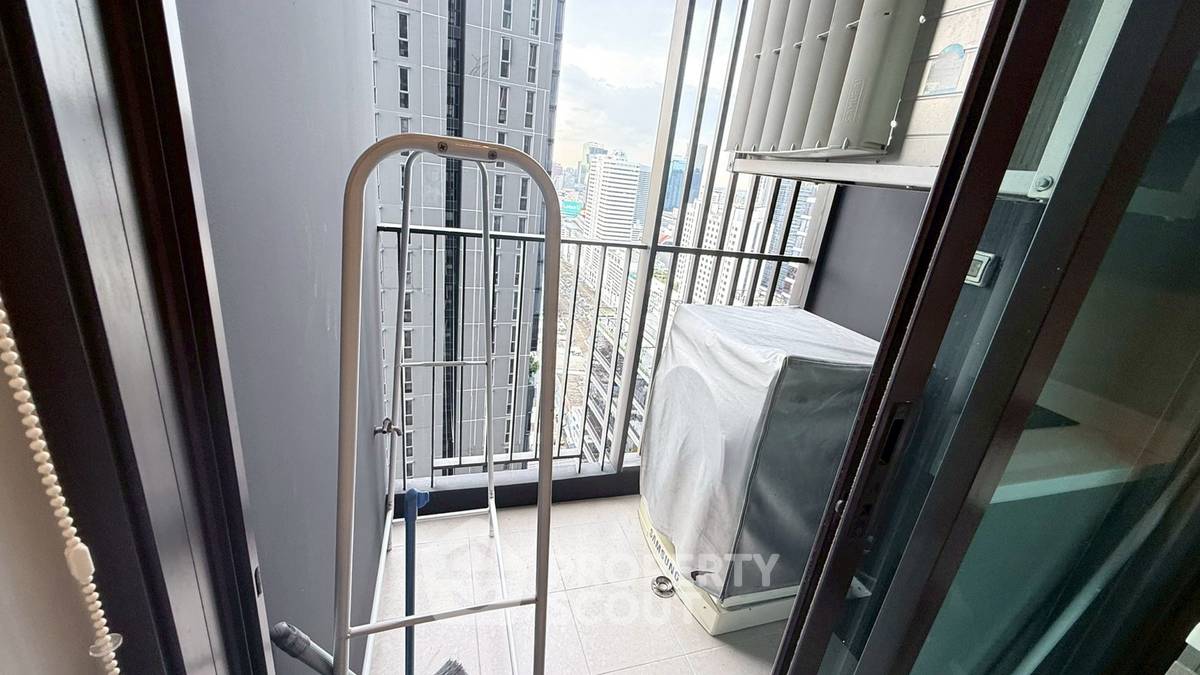 picture 1-BR 33 Sqm At 33rd Floor At Life Asoke - Rama 9 Near MRT Phra Ram 9 (300m) (ID 3016843) - 8/8