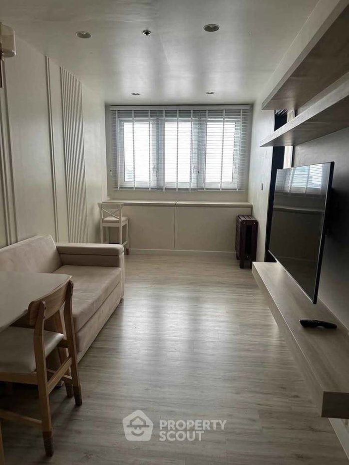 picture 1-BR Condo at XT Huaikhwang near MRT Huai Khwang (ID 3014472) - 4/10