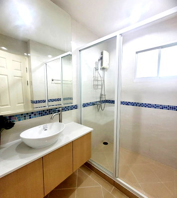 Condos for rent : 🔥 Great location in Ari, affordable price, spacious and ready to move in! 🔥 🏡 For rent: Life@Phahon-Ari