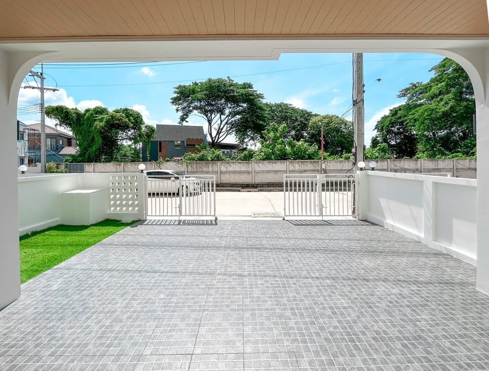 picture Two-Storey Detached House for Sale in a Prime Location - 16/16