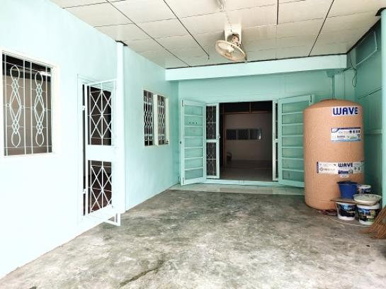 รูป ให้เช่าบ้านเดี่ยว 2 ชั้น 3 ห้องนอน 1 ห้องอเนกประสงค์ 2ห้องน้ำ 1 ห้องครัว จอดรถ 3 คัน หมู่บ้านลานทอง  - รูปที่ 2/10