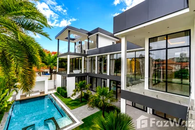 Houses for sale Bang Lamung Chonburi : Brand New Luxury Pool Villa with Beach Access in Pratumnak 6453366