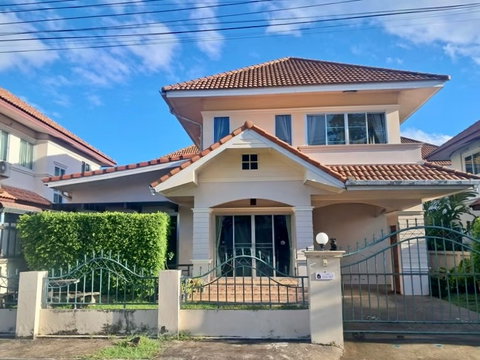 Cozy House for RENT! Located on Chiangmai - Doi Saket Road. Near to Central Chiangmai