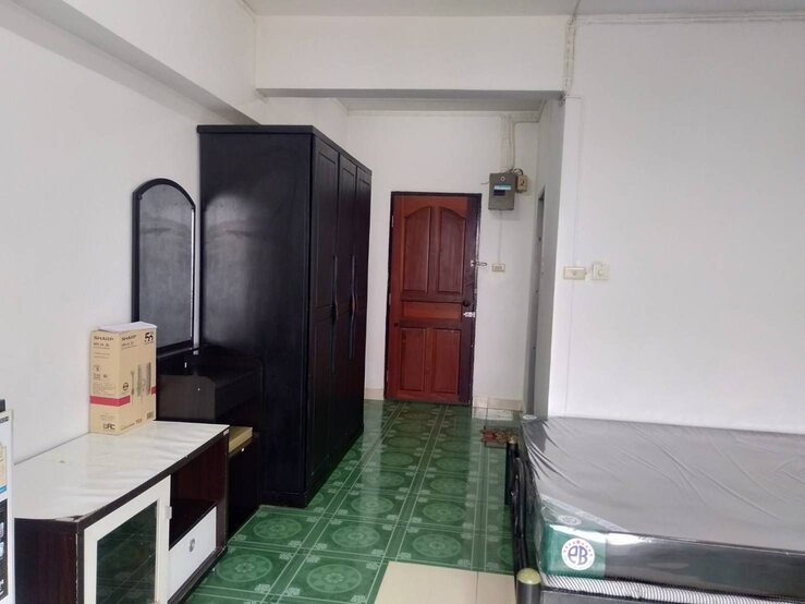 picture Four Street Condo for rent Condominium fee included near BTS - 1/6