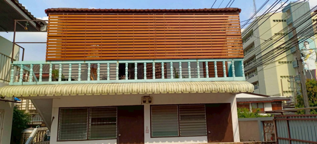 รูป ขายบ้านพร้อมที่ดิน 96 ตร.ว. ทำเลศักยภาพ ประชาชื่น 4 แยก 1-2 ใกล้สถานีกลางกรุงเทพอภิวัฒน์ - รูปที่ 3/12