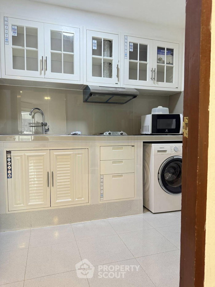 รูป คอนโด 3-ห้องนอน ที่ วิทยุ คอมเพล็กซ์ คอนโดมิเนียม ใกล้ BTS เพลินจิต (ID 2704797) - รูปที่ 8/8