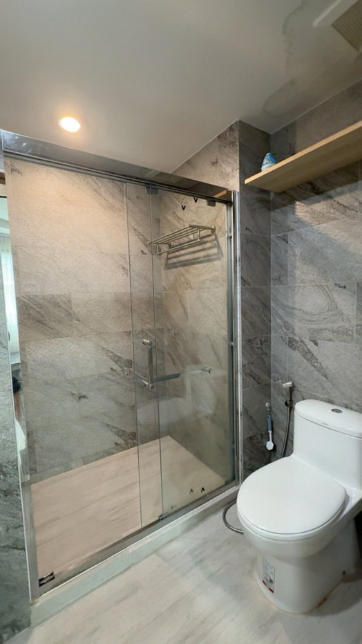 รูป ปล่อยเช่าห้องครับ วี คอนโด ศาลายา (V Condo Salaya) ตึก V7  ชั้น 7  ห้องมุม พร้อมหน้าต่างห้องนั่งเล่น รับแสงธรรมชาติ  - รูปที่ 23/25