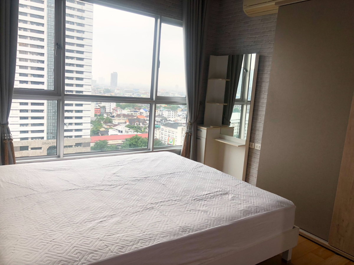 รูป High floor nice view Life Sathorn for rent - รูปที่ 1/12