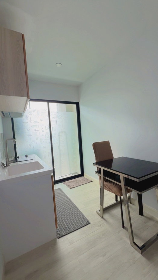 รูป ปล่อยเช่าห้องครับ วี คอนโด ศาลายา (V Condo Salaya) ตึก V7  ชั้น 7  ห้องมุม พร้อมหน้าต่างห้องนั่งเล่น รับแสงธรรมชาติ  - รูปที่ 19/25