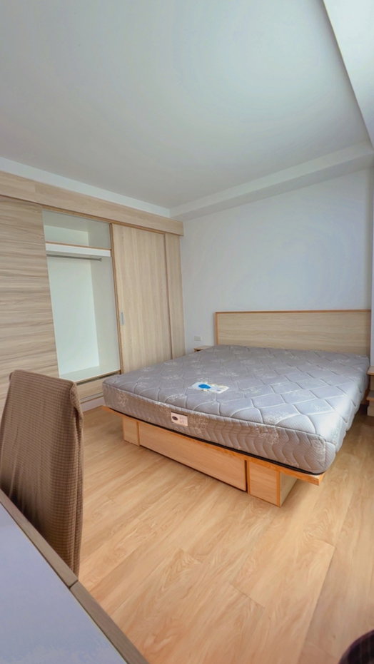 รูป ปล่อยเช่าห้องครับ วี คอนโด ศาลายา (V Condo Salaya) ตึก V7  ชั้น 7  ห้องมุม พร้อมหน้าต่างห้องนั่งเล่น รับแสงธรรมชาติ  - รูปที่ 12/25