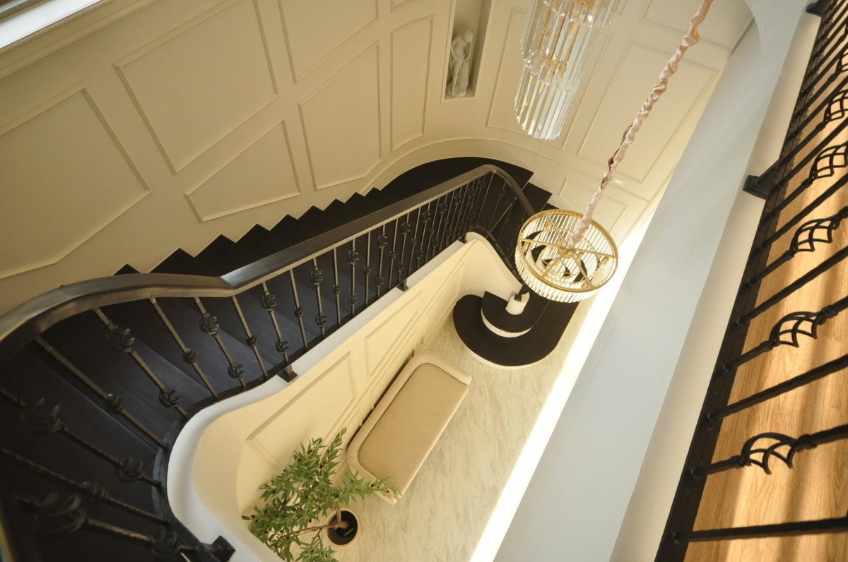 picture Luxury 3-Storey Pool Villa with Private Swimming Pool for Sale - 10/37