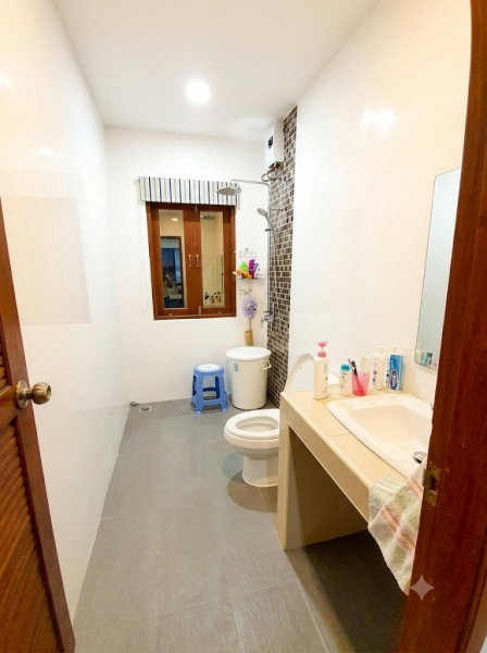 รูป บางโพธิ์ สุราษฎร์ธานี AIRBNB บนที่ดิน 3 ไร่ คฤหาสน์หรู 3นอน 3น้ำ 189 ตร.ม. วัดเขาศรีวิชัย รร.บ้านท่าอิฐ 1 กม. - รูปที่ 4/8