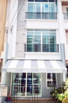 ให้เช่าบ้านกลางเมืองเอสเซ้นต์ สาทร – ตากสิน 2