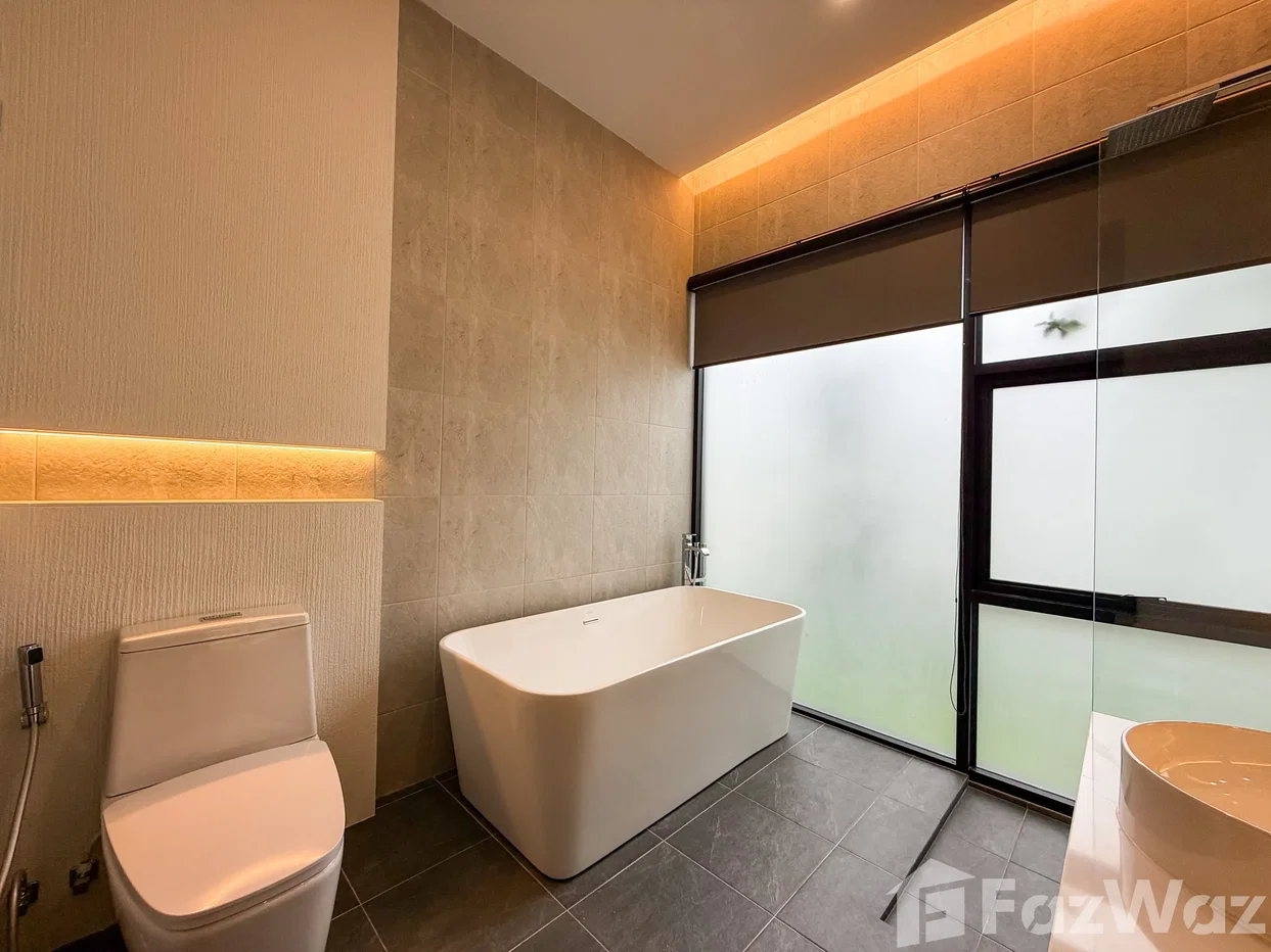 รูป A fully renovated, modern-style corner twin villa with pool 6484215 - รูปที่ 19/30