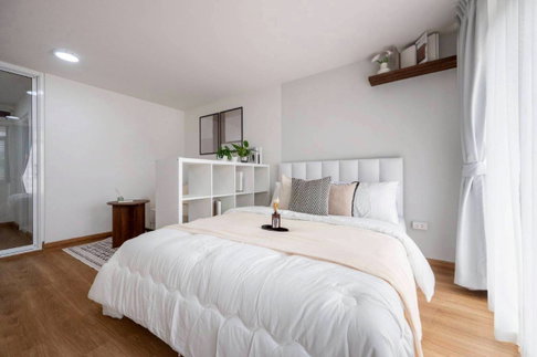 Selling a condo at Tararin Chaophaya at an amazing price!! Conveniently located near MRT Saphan Phra Nangklao station.