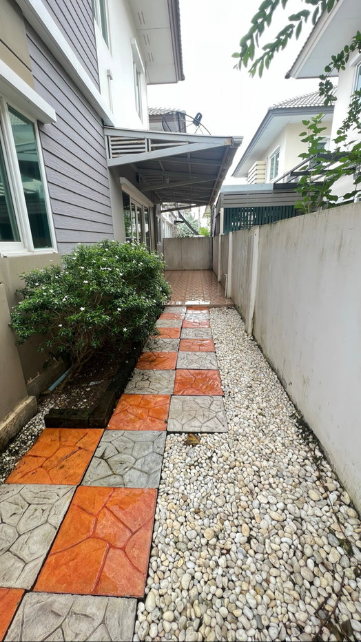 picture Located in a serene and tranquil neighborhood, perfect for relaxation. - 20/21