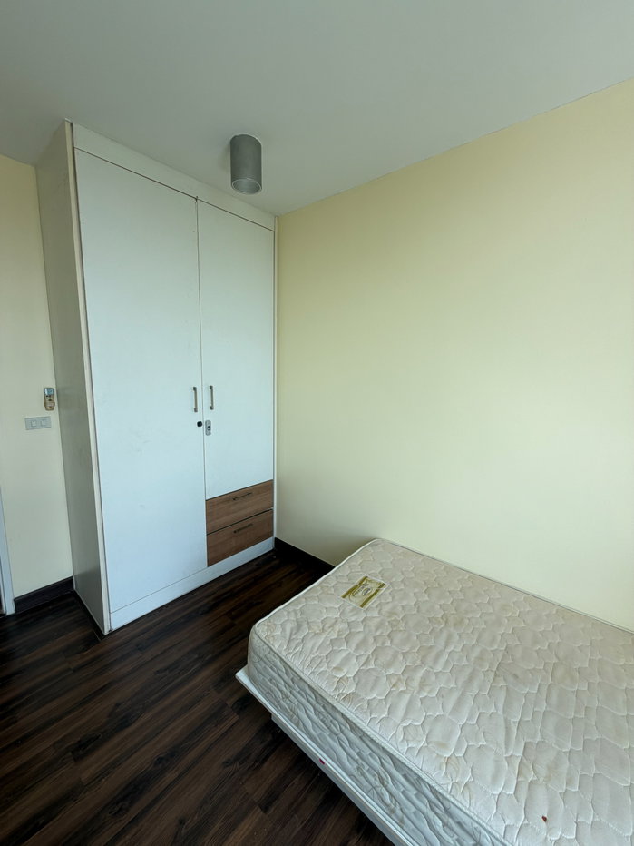 picture Room for rent (The Iris Condo) - 9/10
