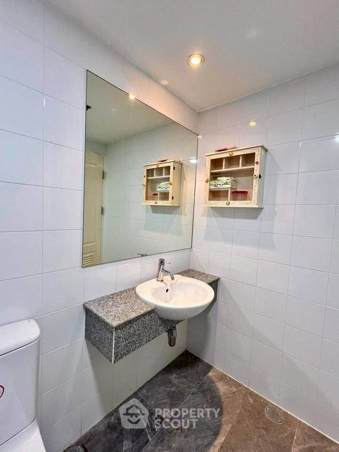 picture 1-BR Condo at The Master Sathorn Executive near BTS Krung Thon Buri (ID 3017531) - 18/18