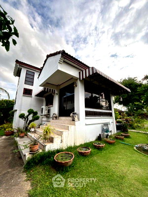 Houses for sale Nonthaburi : 2-BR House near MRT Khlong Bang Phai (ID 3016053)