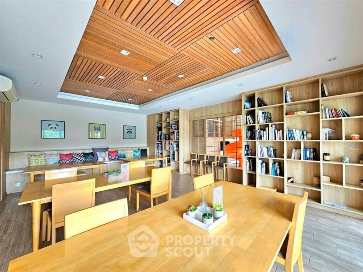 picture 2-BR Condo at Knightsbridge The Ocean Sriracha in Surasak (ID 2605433) - 9/16